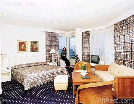 Royal Resort Hotel 10